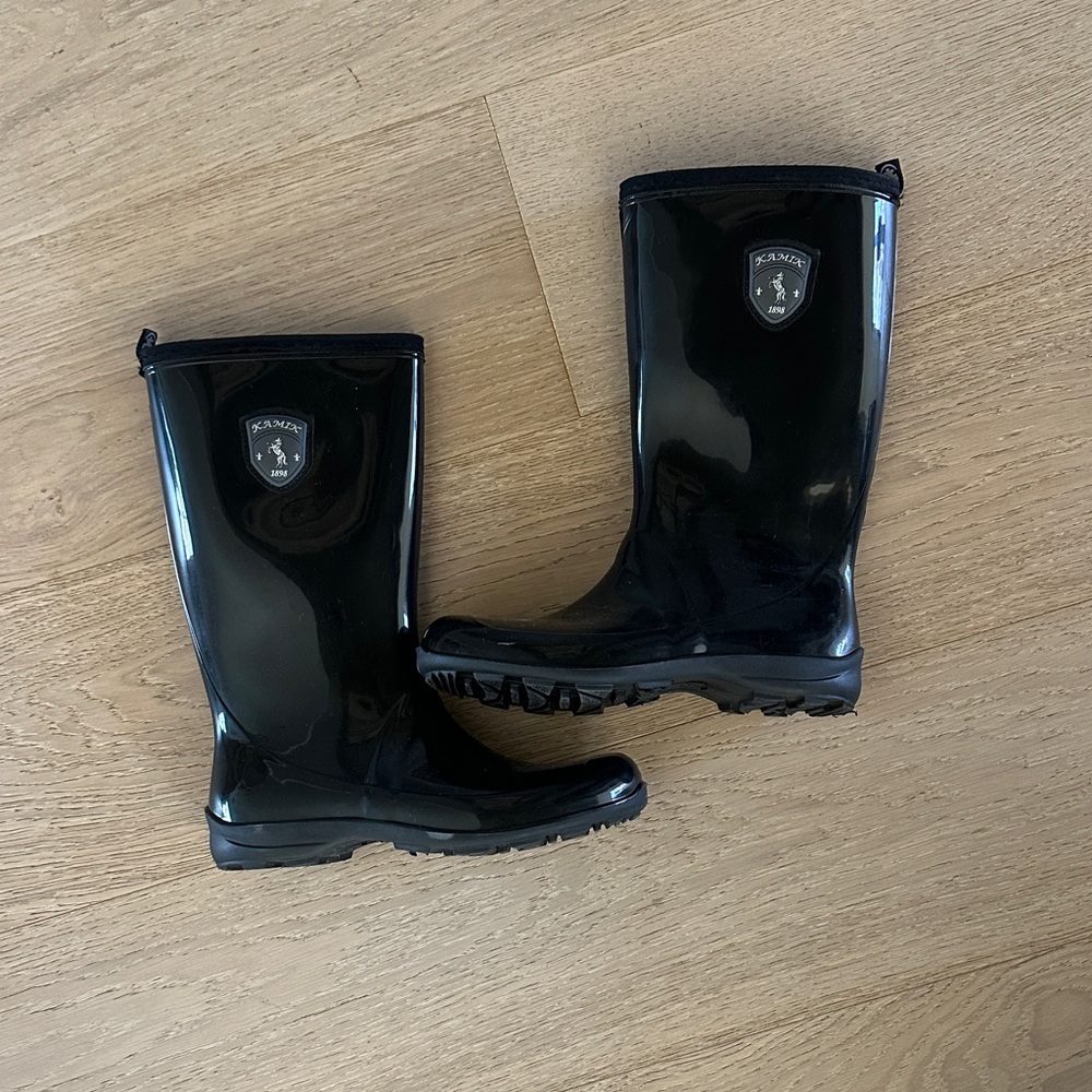 Kamik kids Black Rain Boots size 7
